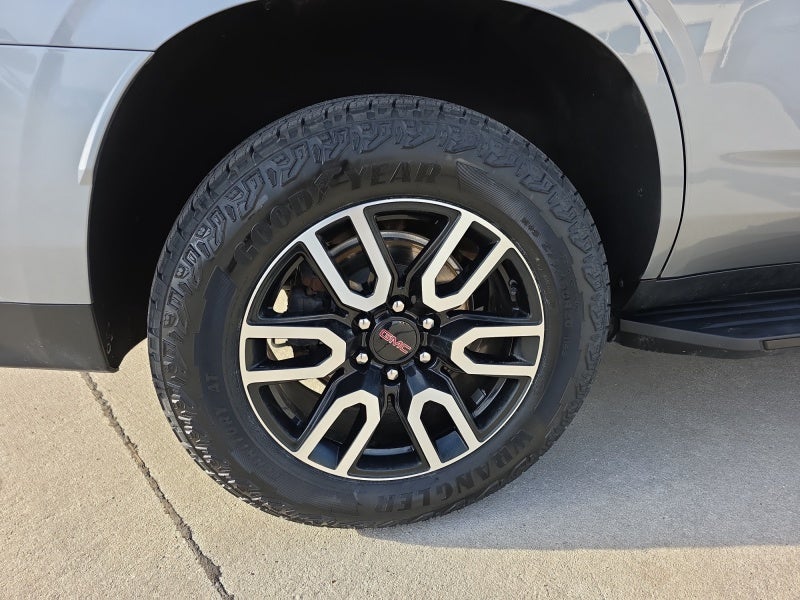 2023 GMC Yukon AT4