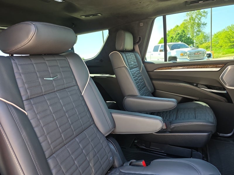 2025 Cadillac Escalade Sport Platinum