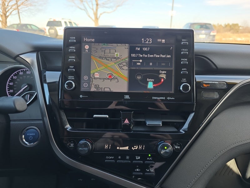 2022 Toyota Camry Hybrid XLE