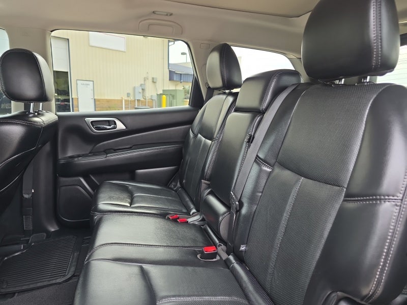 2017 Nissan Pathfinder Platinum