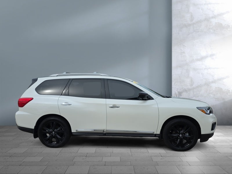 2017 Nissan Pathfinder Platinum