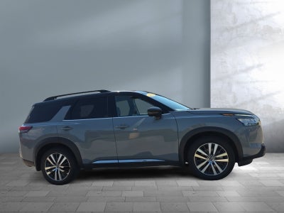 2022 Nissan Pathfinder Platinum