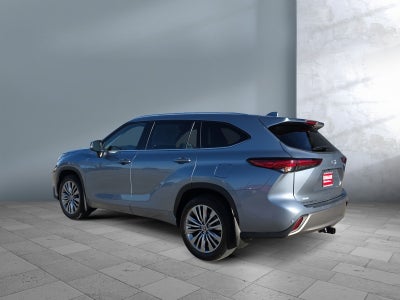 2022 Toyota Highlander Platinum