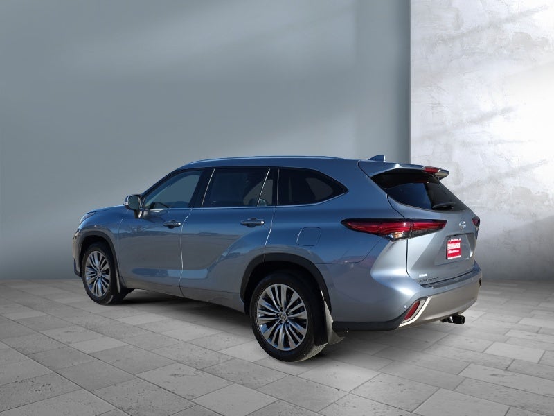 2022 Toyota Highlander Platinum