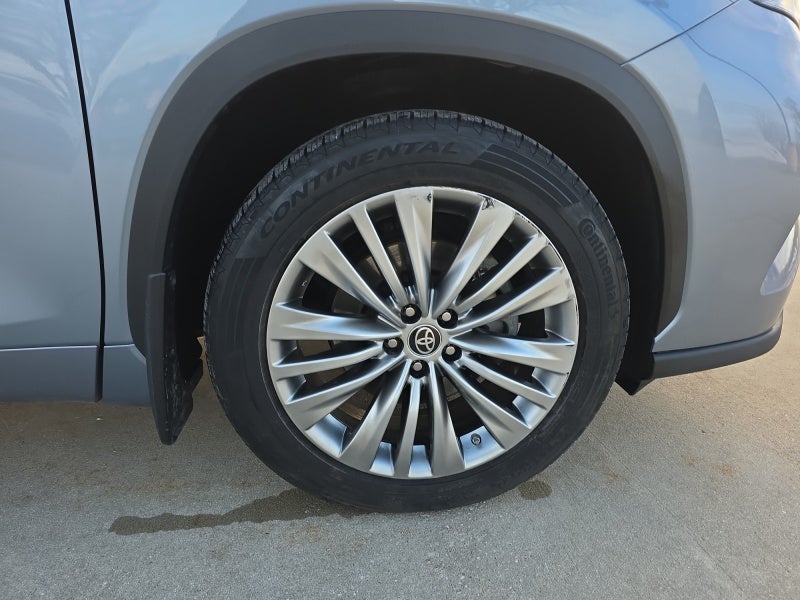 2022 Toyota Highlander Platinum