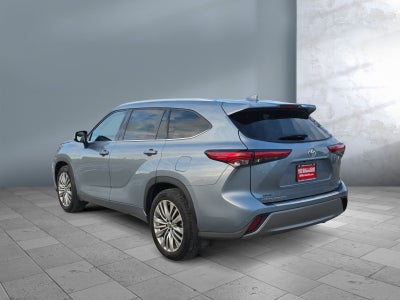 2022 Toyota Highlander Platinum