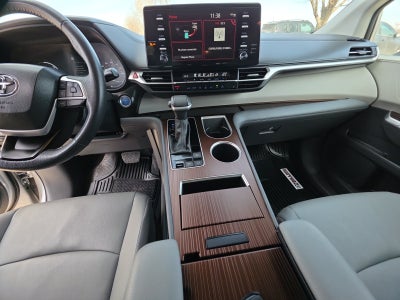 2024 Toyota Sienna XLE
