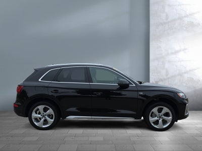 2022 Audi Q5 S line Premium Plus