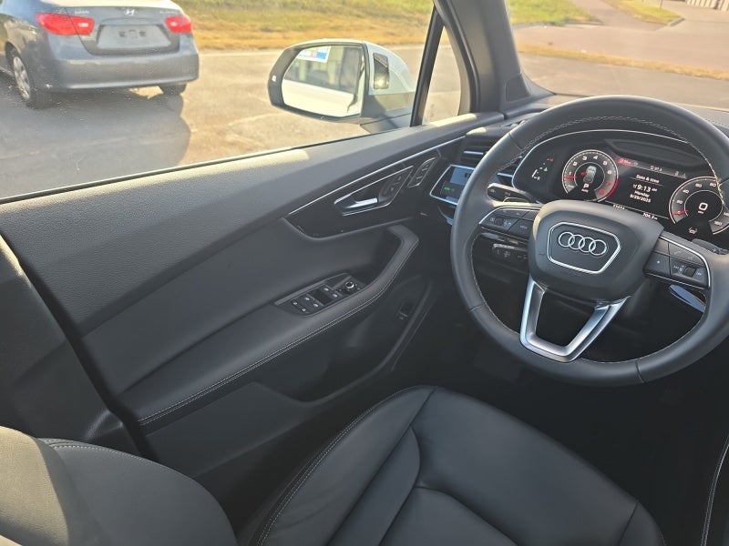 2025 Audi Q7 Premium Plus