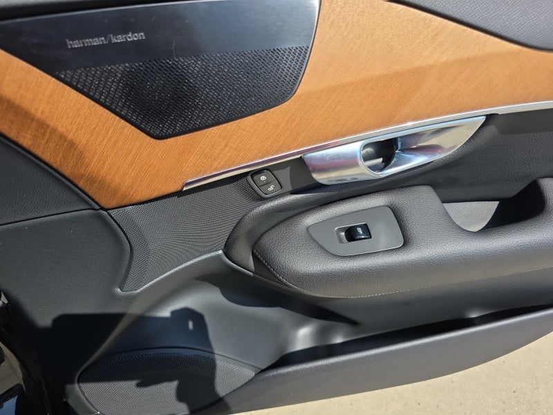 2022 Volvo XC90 Momentum