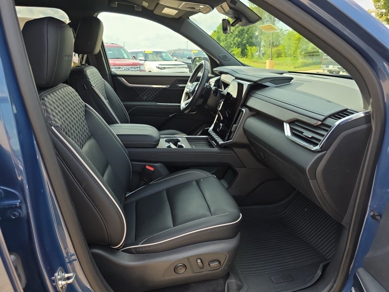 2025 GMC Acadia AWD Denali
