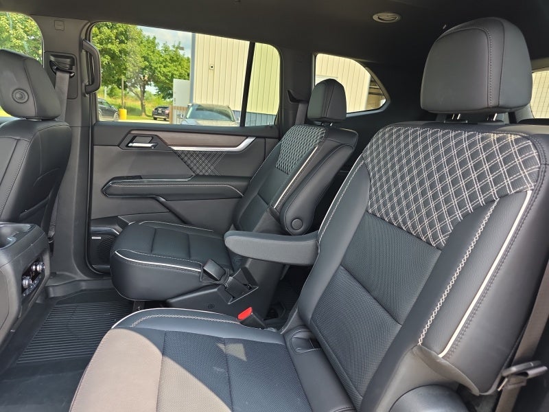 2025 GMC Acadia AWD Denali