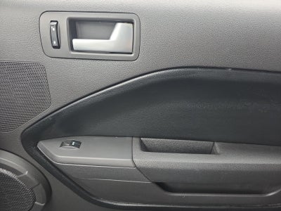 2008 Ford Mustang Deluxe