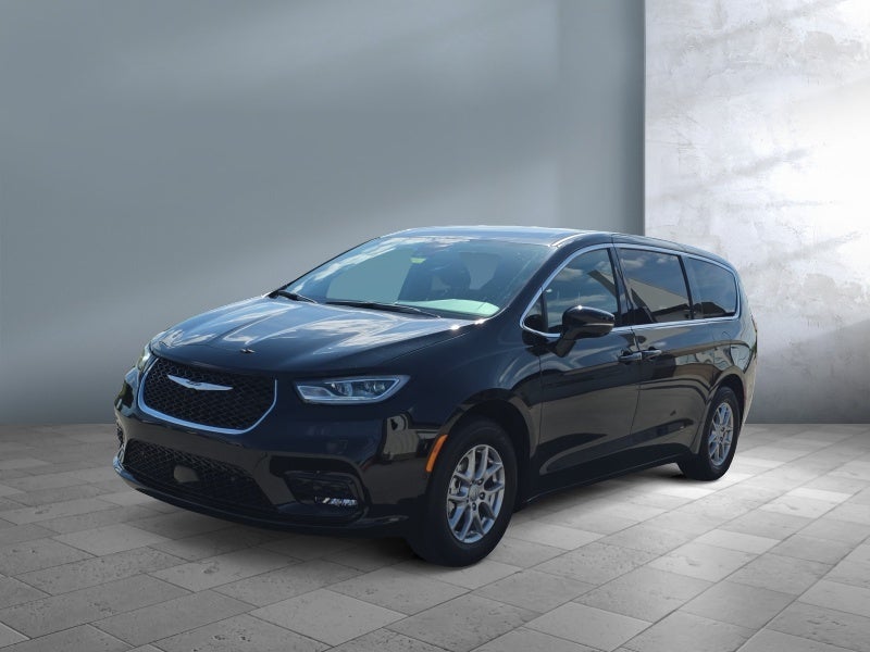 2026 Chrysler Pacifica Select's photo