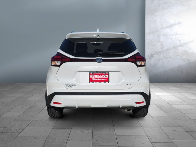 2021 Nissan Kicks SR