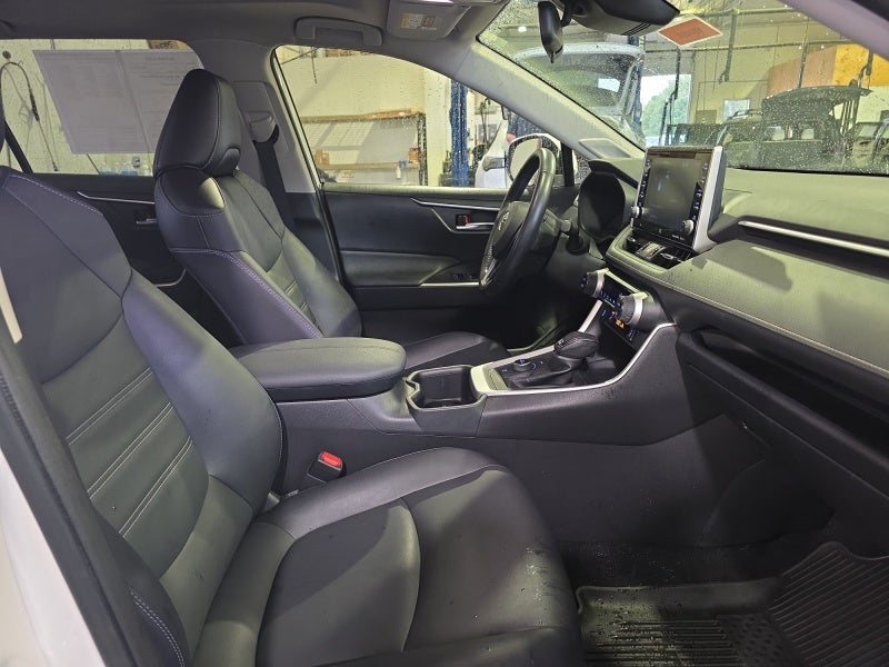 2022 Toyota RAV4 Hybrid XLE Premium
