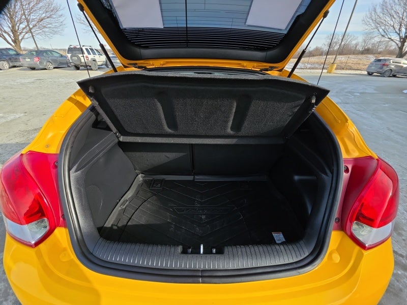 2013 Hyundai Veloster w/Black Int
