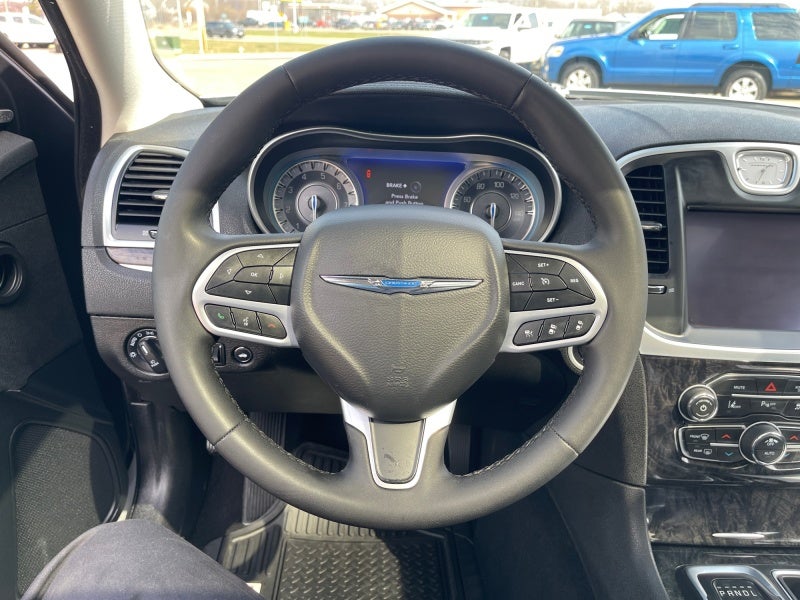 2022 Chrysler 300 Touring L