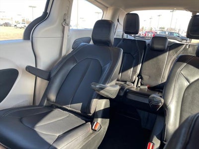 2024 Chrysler Pacifica Hybrid Select