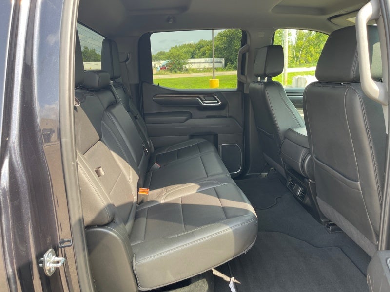 2025 GMC Sierra SLT