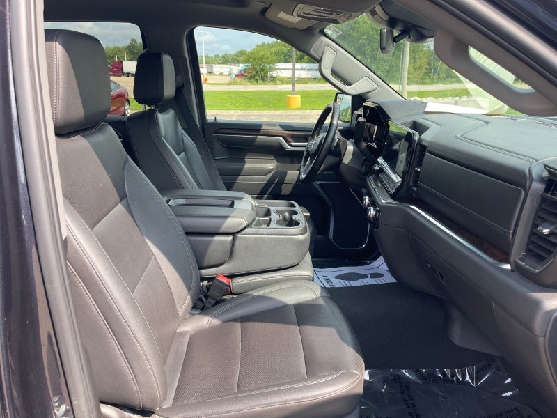 2025 GMC Sierra SLT
