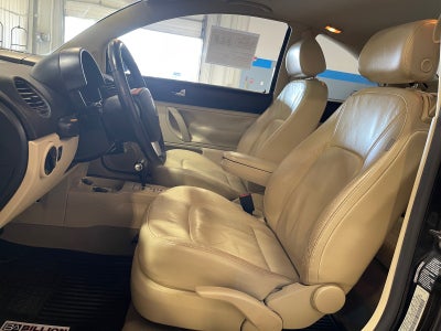 2007 Volkswagen Beetle 2dr Auto Coupe