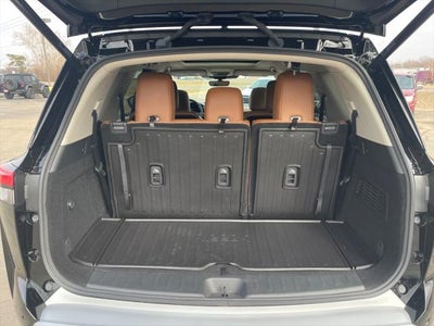 2025 Nissan Pathfinder Platinum