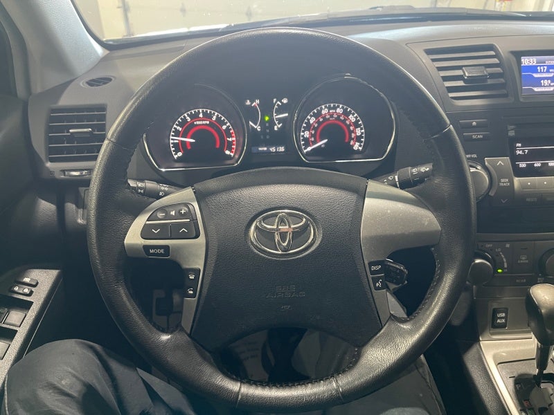2012 Toyota HIGHLANDER SE