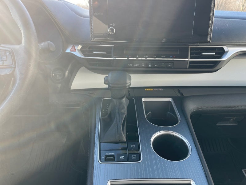 2025 Toyota Sienna LE