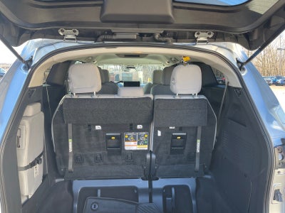 2025 Toyota Sienna LE