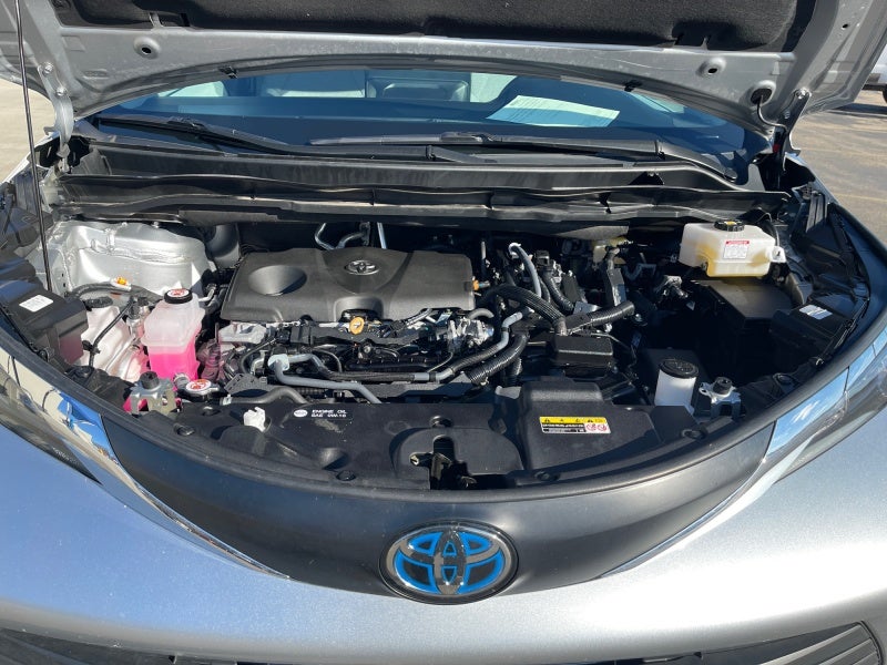 2025 Toyota Sienna LE
