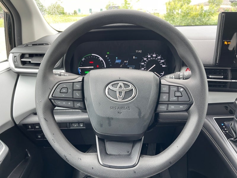 2025 Toyota SIENNA LE LE