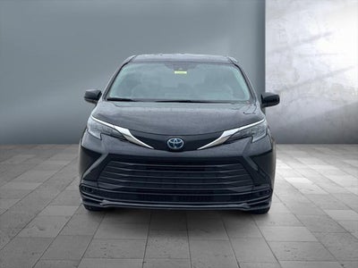 2025 Toyota SIENNA LE LE