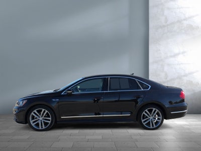 2017 Volkswagen Passat R-Line w/Comfort Pkg
