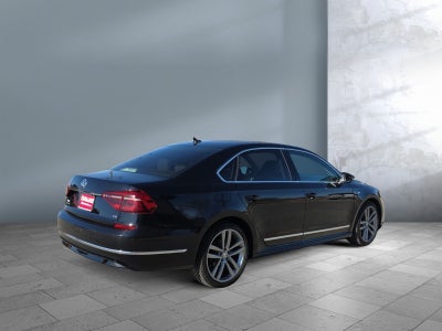 2017 Volkswagen Passat R-Line w/Comfort Pkg