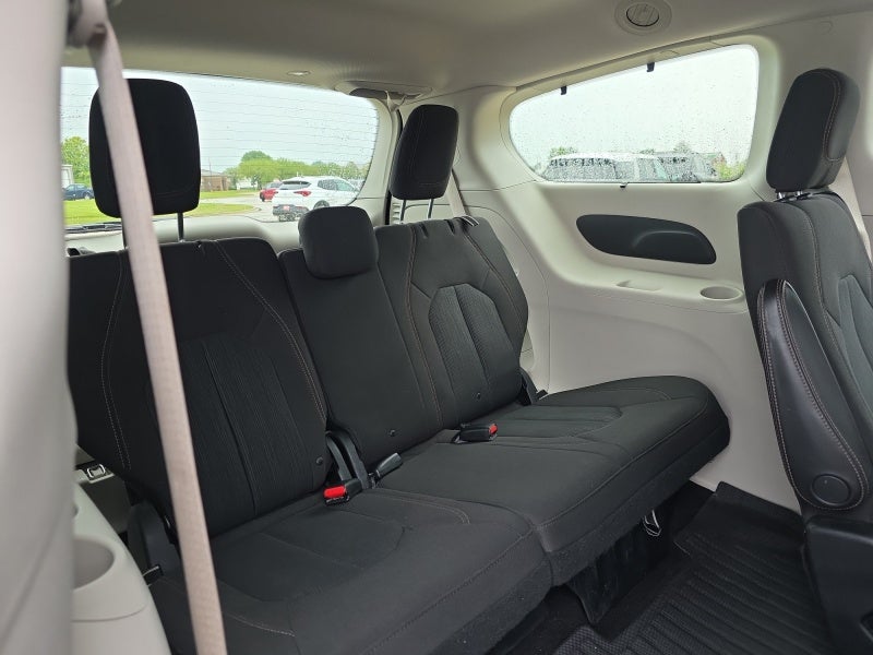 2017 Chrysler Pacifica Touring Plus