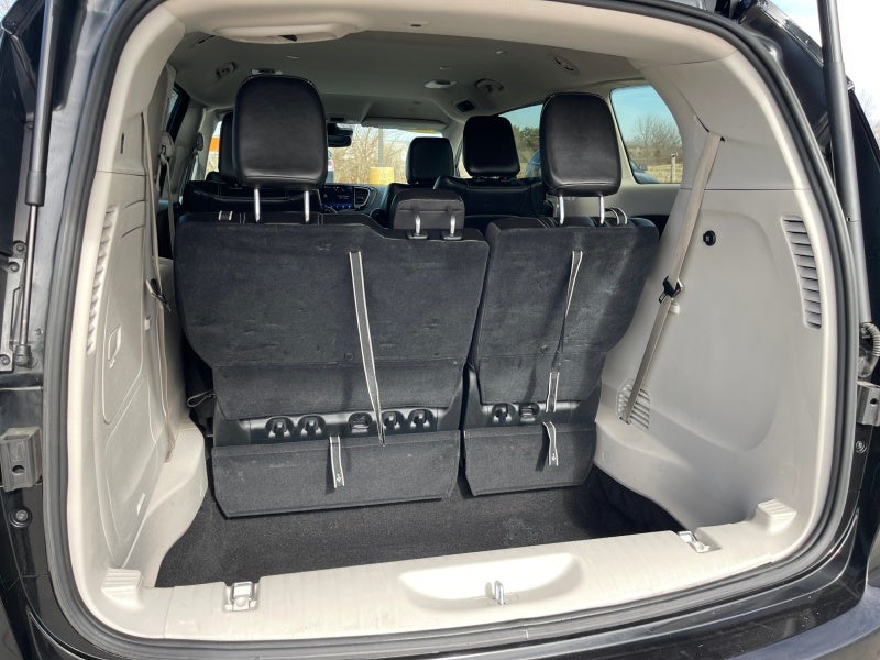 2023 Chrysler Pacifica Hybrid Touring L