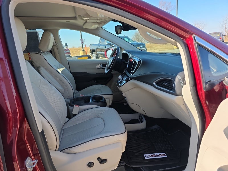 2017 Chrysler Pacifica Hybrid Platinum