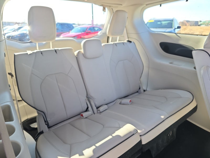 2017 Chrysler Pacifica Hybrid Platinum