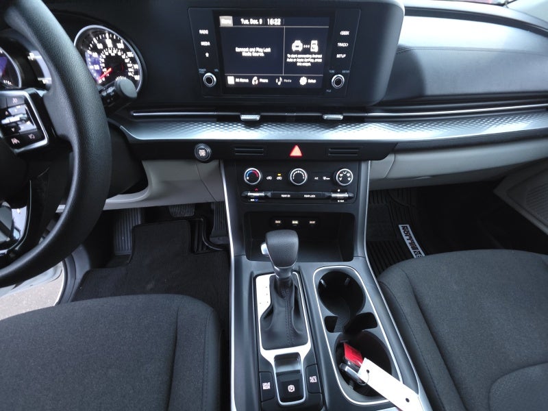 2022 Kia Carnival LX