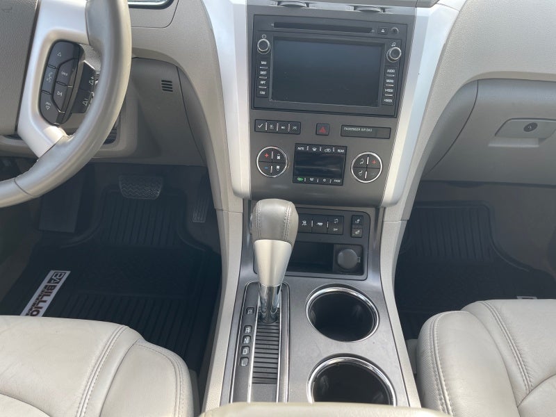 2011 Chevrolet Traverse LT w/2LT