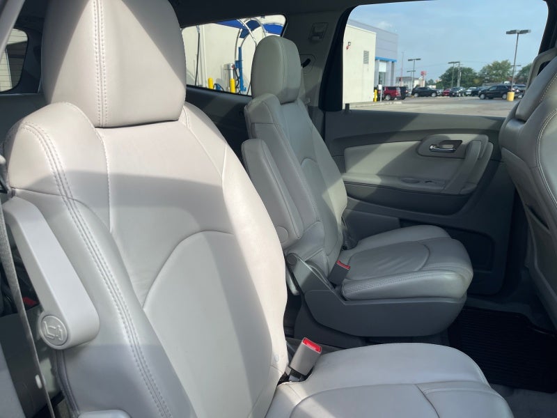 2011 Chevrolet Traverse LT w/2LT