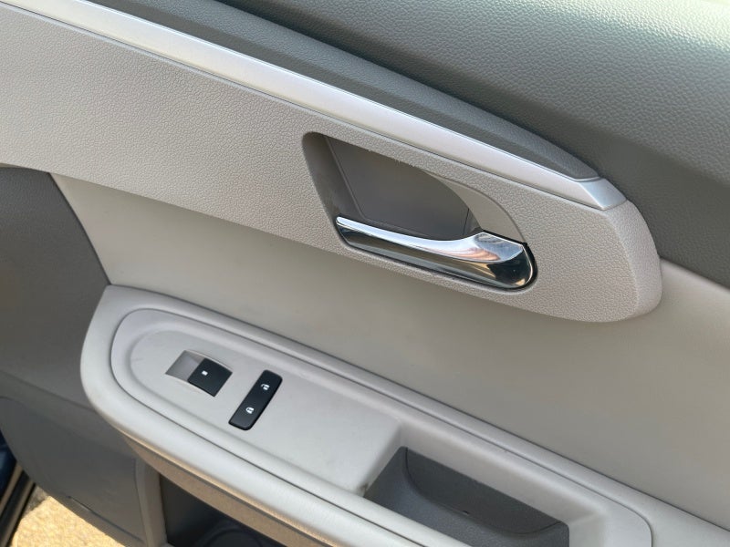 2011 Chevrolet Traverse LT w/2LT
