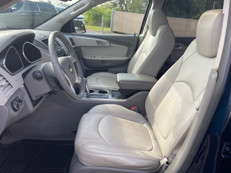 2011 Chevrolet Traverse LT w/2LT