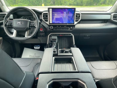 2024 Toyota Tundra 4WD SR5