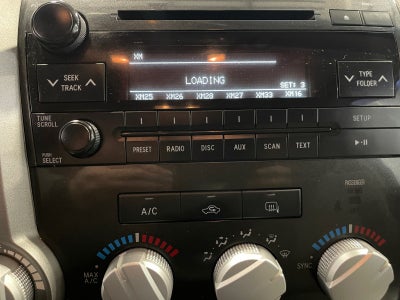 2011 Toyota Tundra 4WD Truck GRADE