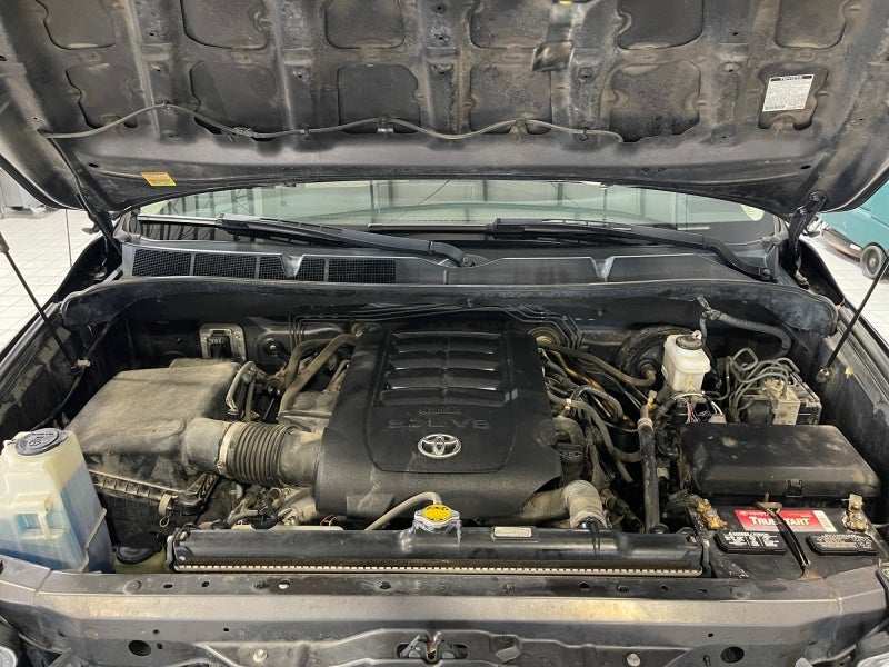 2011 Toyota Tundra 4WD Truck GRADE