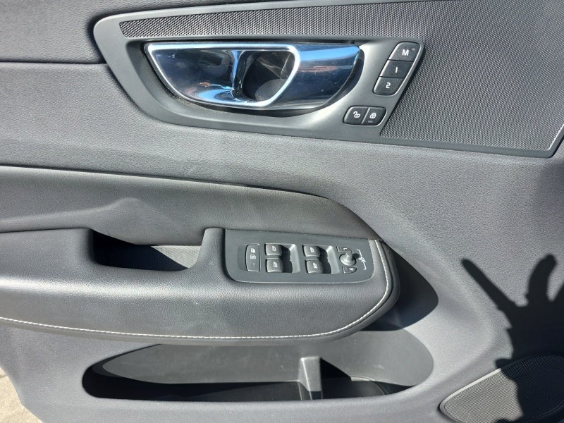 2018 Volvo XC60 R-Design
